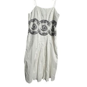 George White Cotton Dress w/ Black Beaded Sequin Detail – Size 10 – Boho Summer